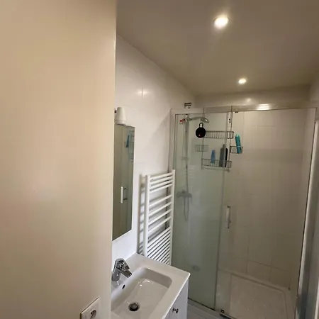 Apartment 47 M Love Cocoon With Balcony Courbevoie