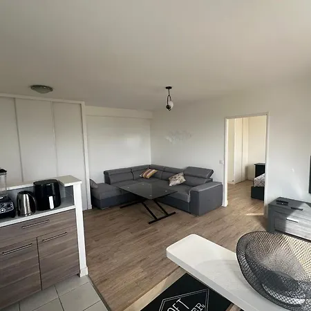 Apartment 47 M Love Cocoon With Balcony Courbevoie